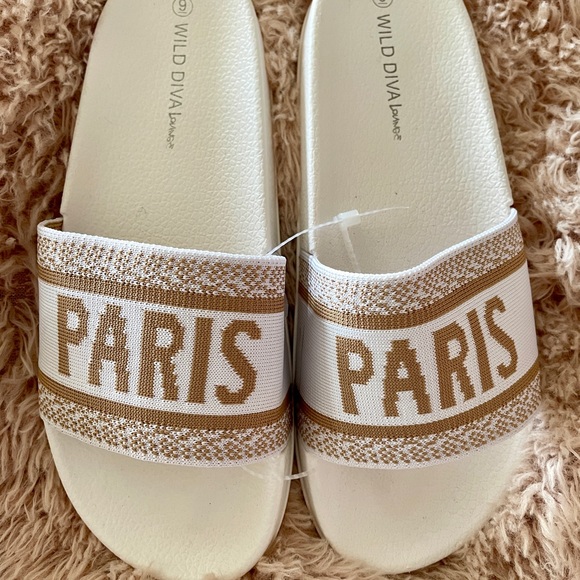 Chic NWT WILD DIVA Lounge PARIS Theme Slip-On SLIDES Flip Flop SANDALS Size 7 - Picture 1 of 7